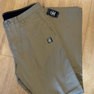 Volcom Men's tan chino Pants